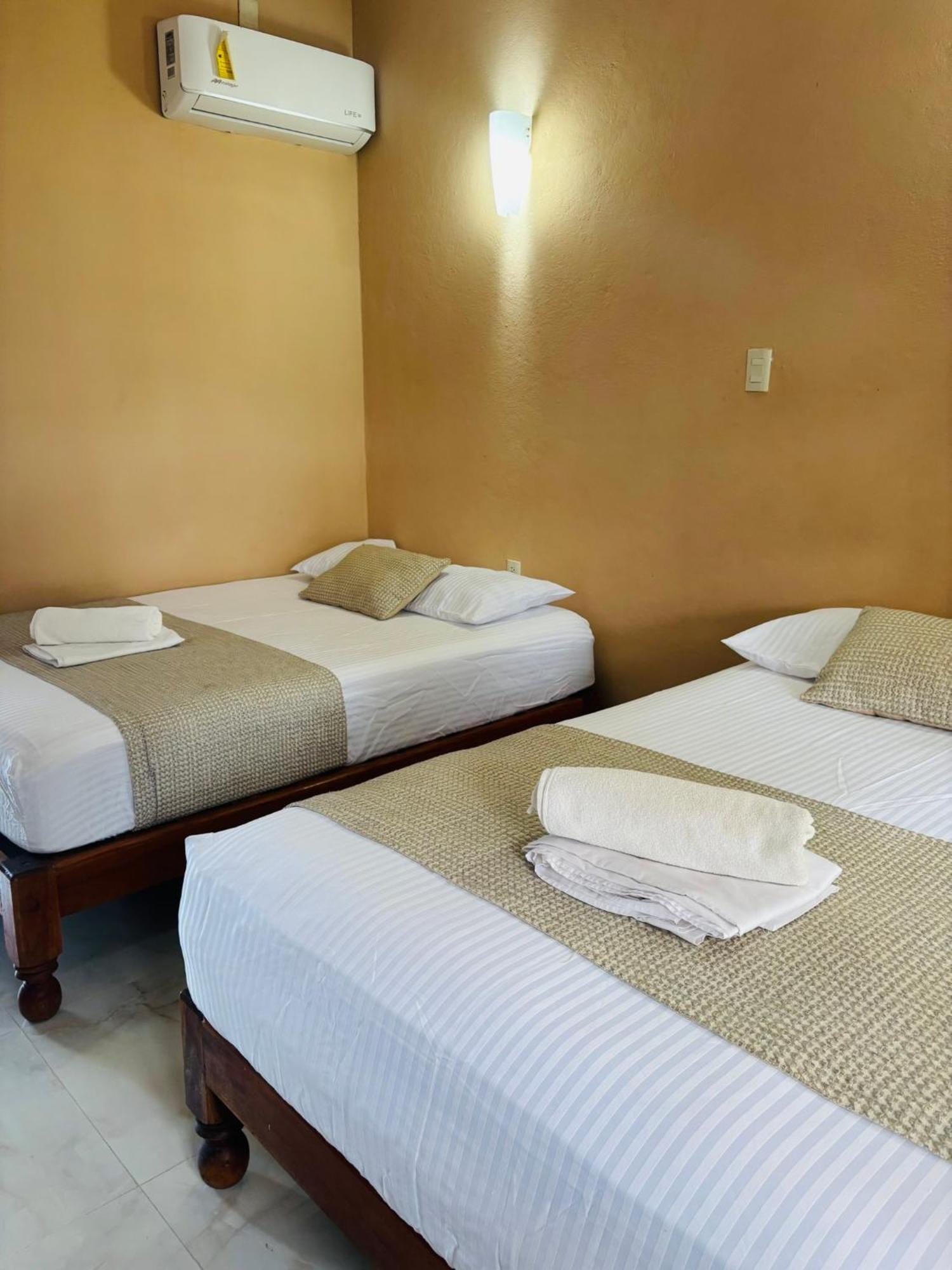 Hotel Rosa De Los Vientos 툭스판 외부 사진